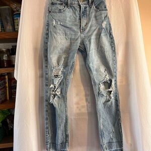 Abercrombie & Fitch High Rise Mom Jeans